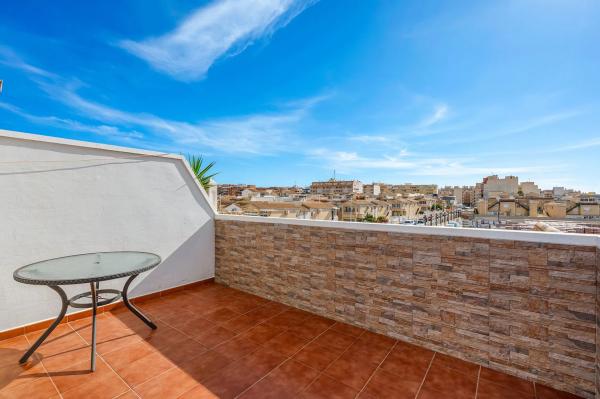 Ático en venta en Calle Federico Lopez Pizana, Torrevieja thumbnail 1