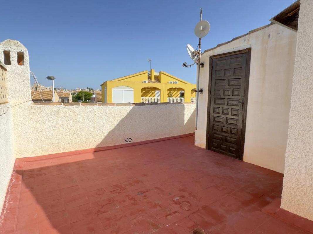 Sale of townhouse in Calle Doctor Alexander Fleming , Torrevieja photo 2