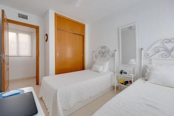 Apartment for sale in Calle Mar Baltico, Torrevieja thumbnail 1