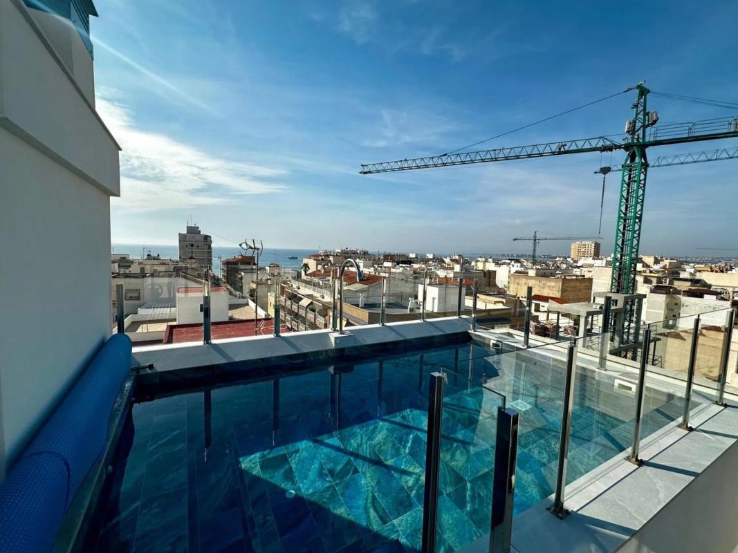 Продажа квартиры на Calle Ramón Gallud, 164 ,, Торревьеха
photo 1