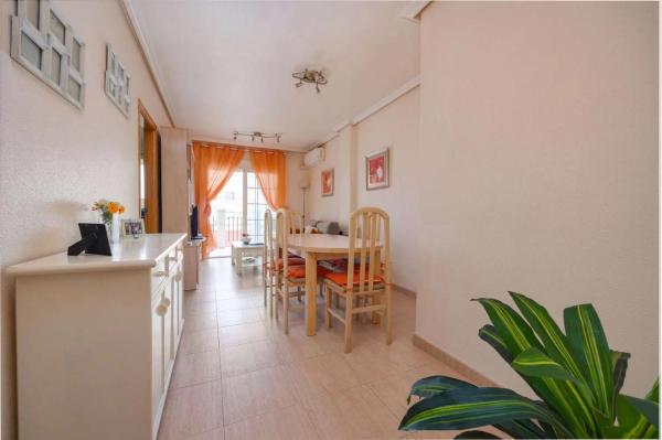 Apartment for sale in  Calle Virgen de la Paloma, Torrevieja photo 4