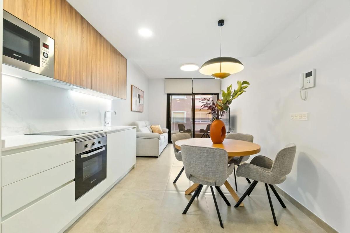 Продажа квартиры на Barrio Las Piscinas Naturales, Торревьеха
photo 1