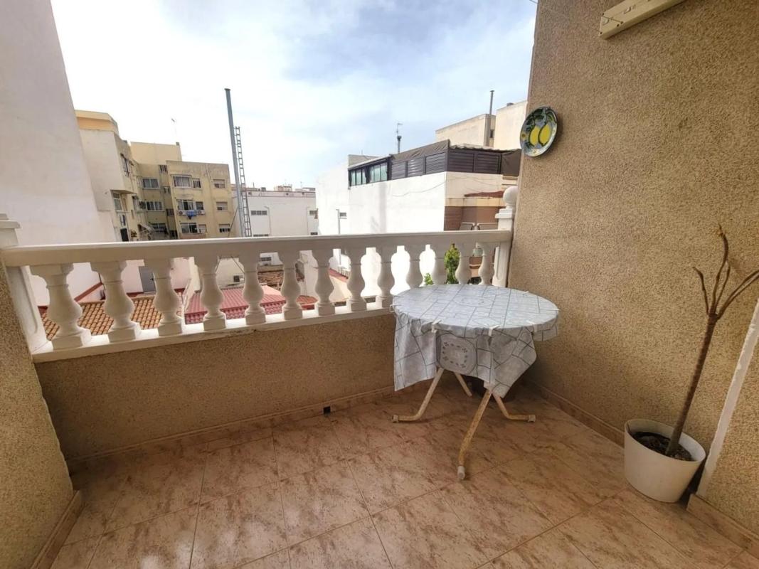 Venta de piso en Barrio Las Piscinas Naturales, Torrevieja
photo 2