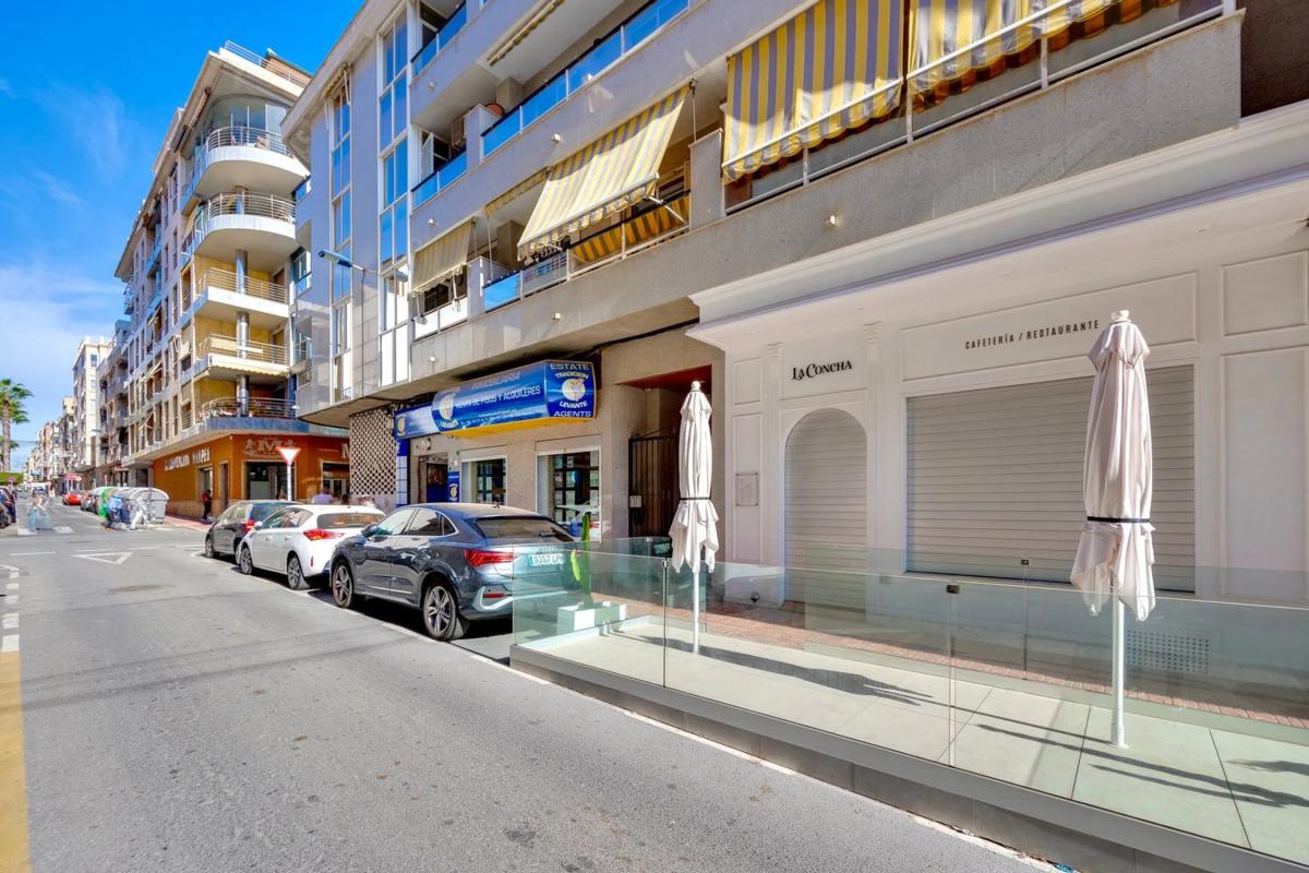 Venta de duplex en CL MORIONES, 4, Torrevieja photo 3