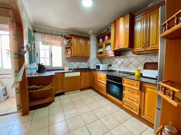 Apartment for sale in Calle Ramón y Cajal, Torrevieja photo 1