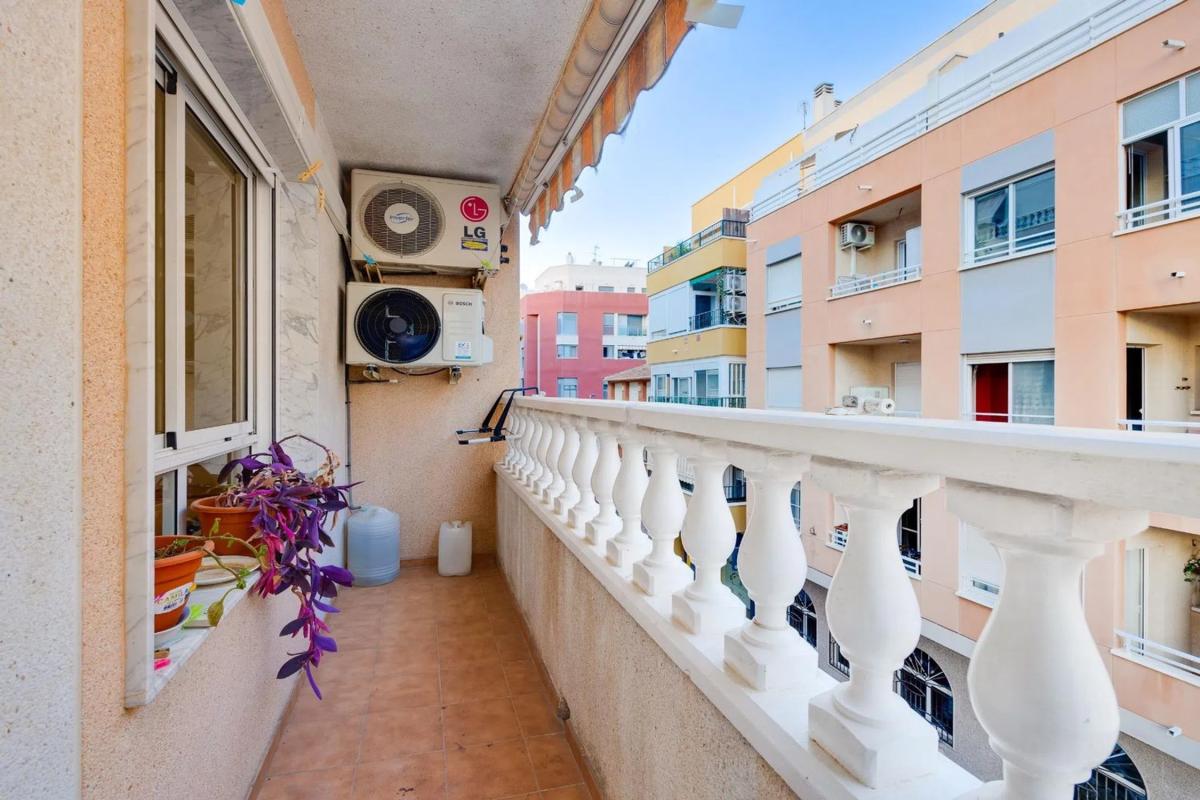 Venta de piso en Calle Zoa, 69, Torrevieja
 photo 5