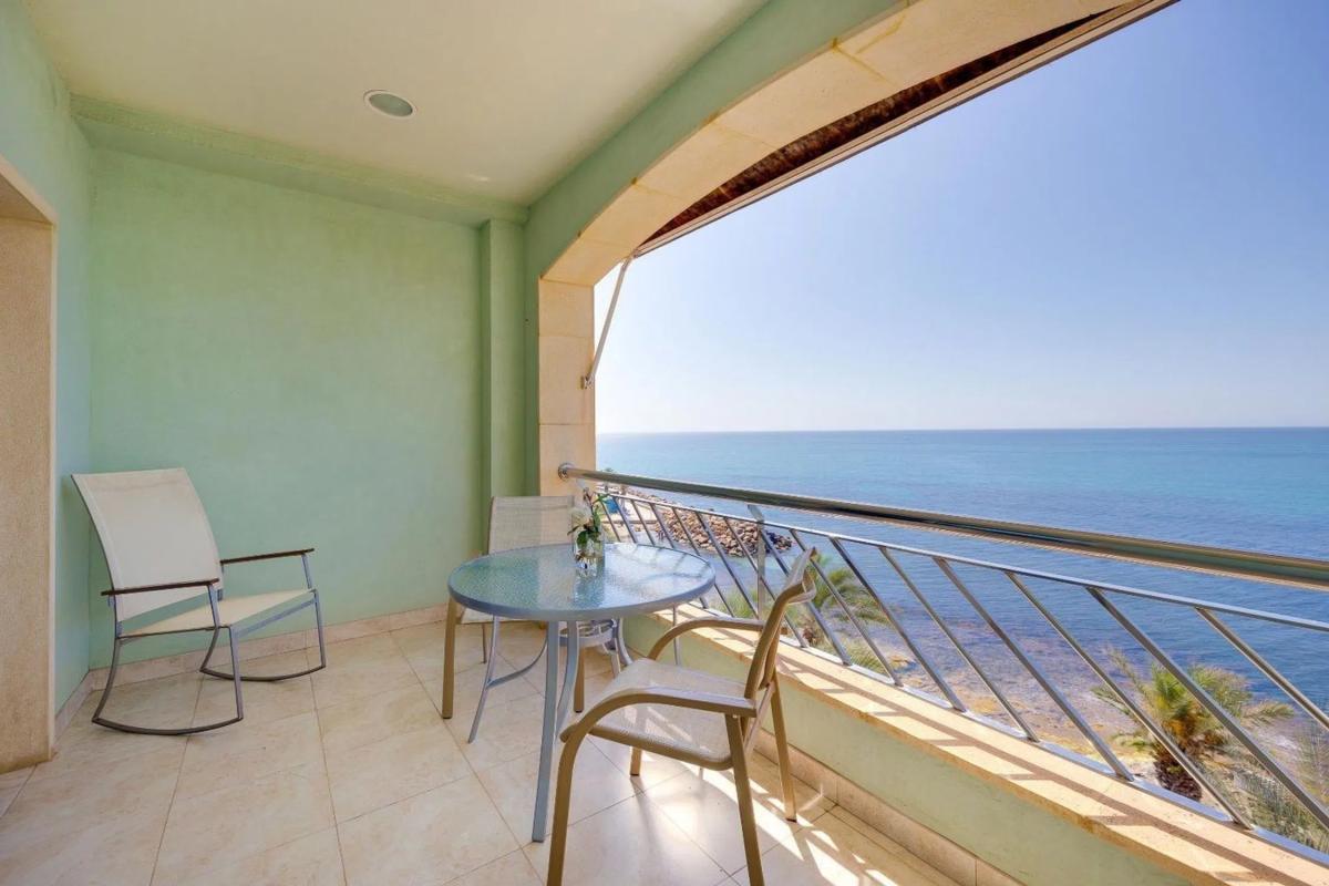 Venta de piso en Barrio Las Piscinas Naturales, Torrevieja
photo 1
