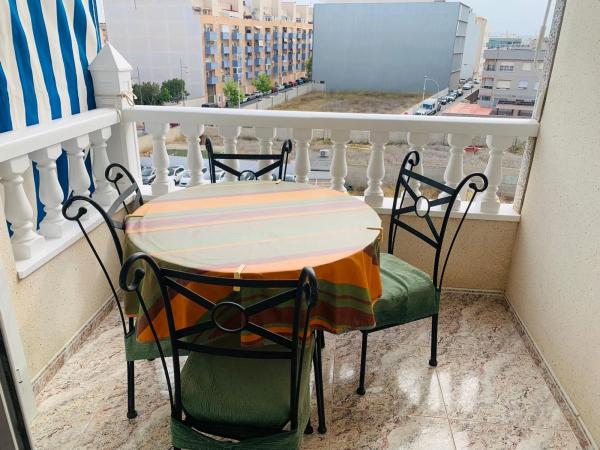 Mieszkanie na sprzedaż w Calle Almudena, 45, Torrevieja photo 1