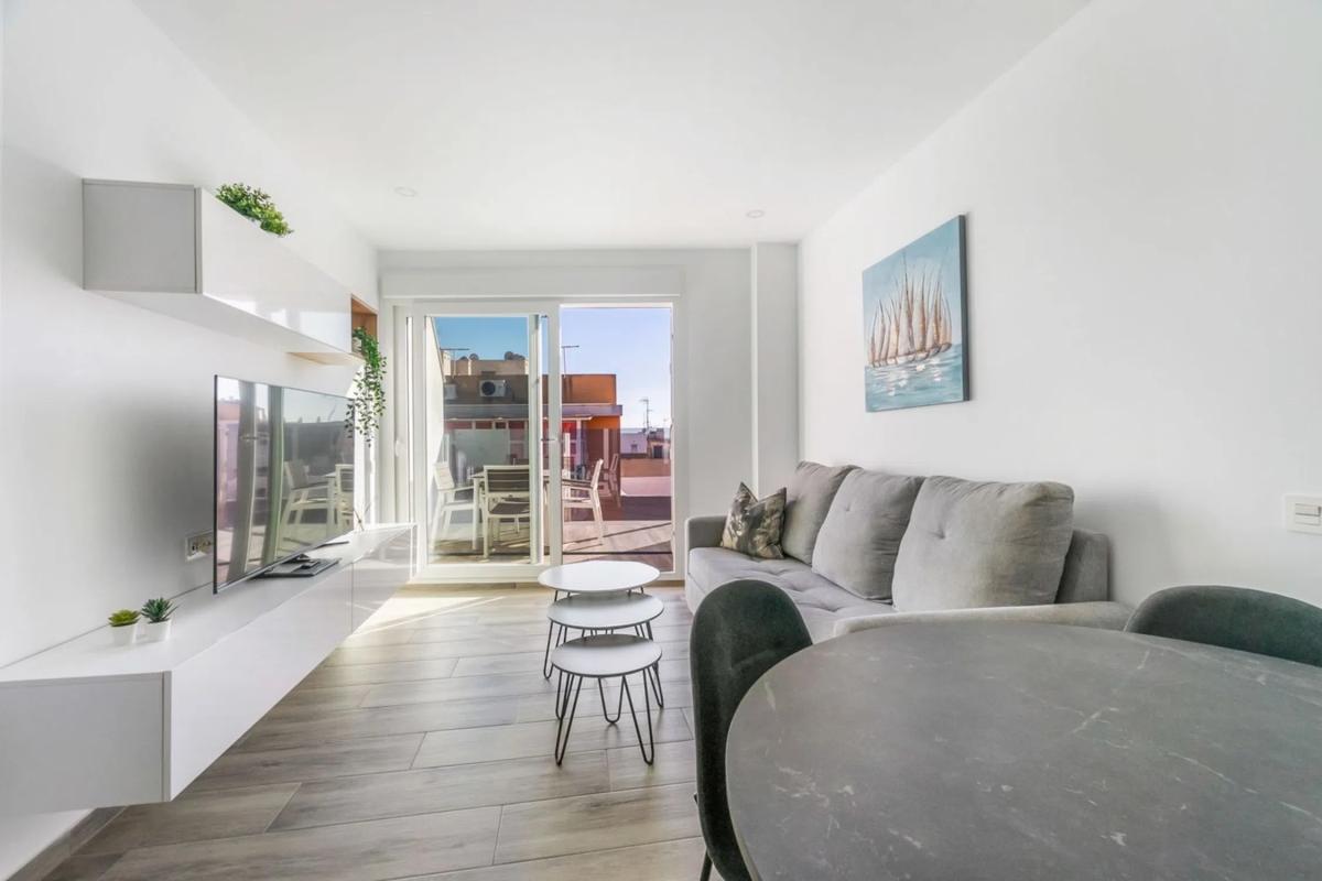 Venta de piso en Calle Vicente Blasco Ibáñez s/n, Torrevieja
photo 1