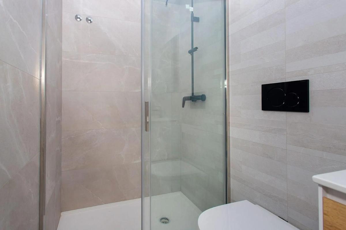 Sale of apartment in Calle Ramón Gallud, Torrevieja
photo 2