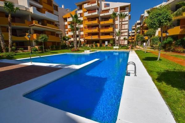 Apartment for sale in Calle Ciclón, 7, Torrevieja thumbnail 2