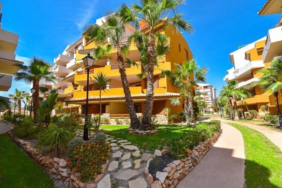 Sale of apartment in Calle Ciclón, 7, Torrevieja
 photo 5