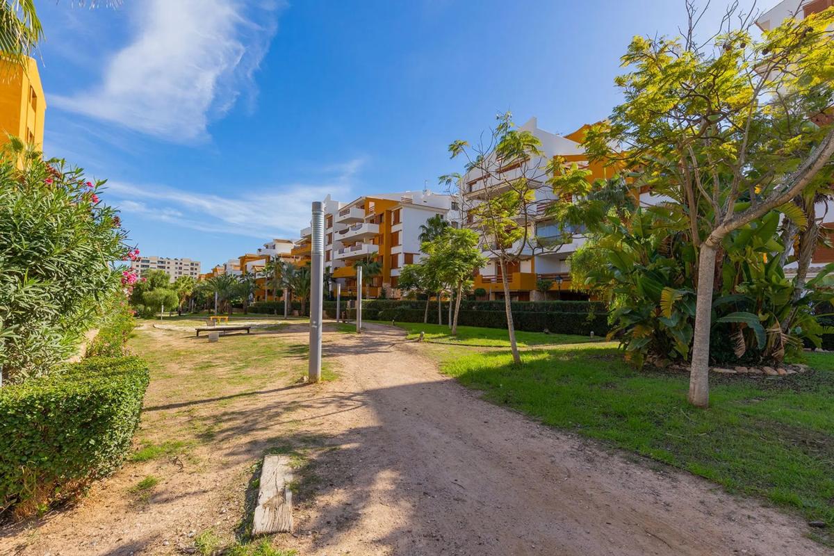 Venta de piso en Calle Ciclón, 2, Torrevieja
photo 1