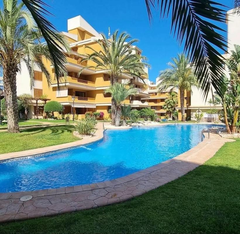 Venta de piso en Avenida de las Olas s/n, Torrevieja
photo 1