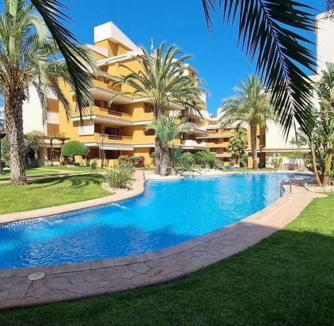 Piso en venta en Avenida de las Olas s/n, Torrevieja
photo 1