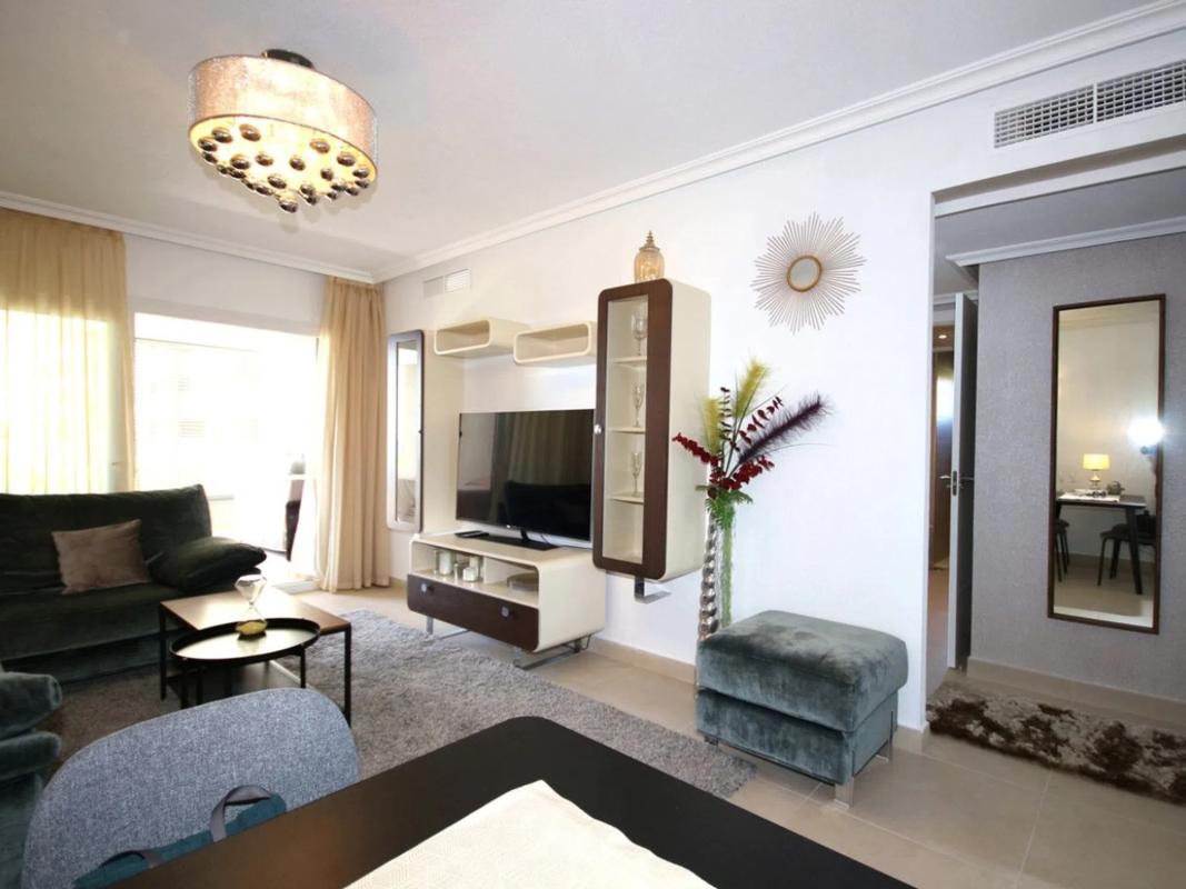 Venta de piso en punta prima, Torrevieja
photo 1