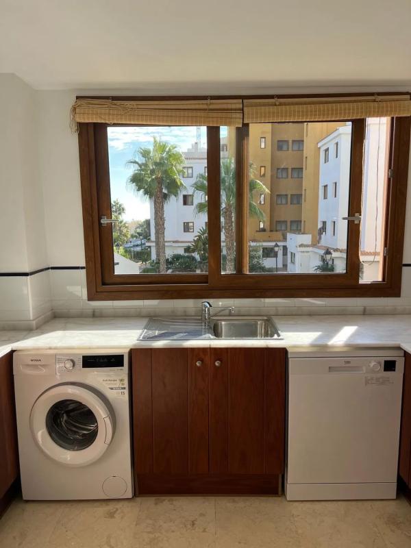 Sprzedaż mieszkania w Calle Mar Gruesa, 7, Torrevieja
photo 1