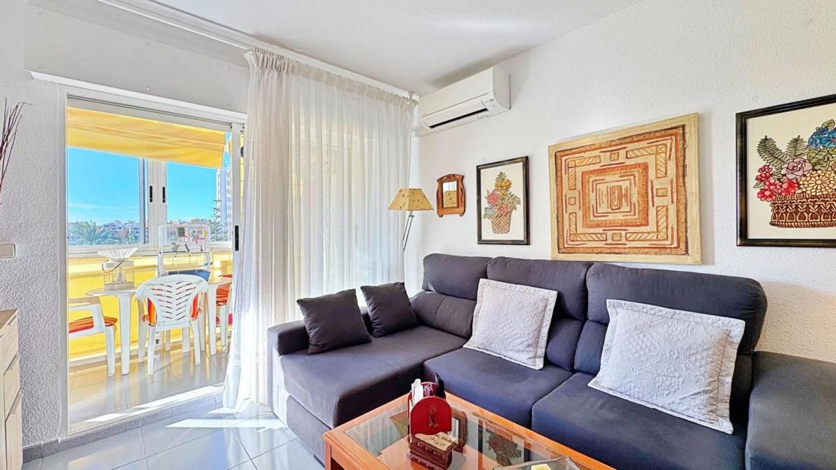 Venta de piso en Calle Pleamar, 21, Torrevieja
 photo 2