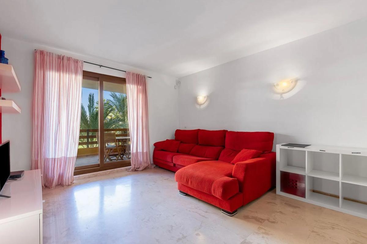Sale of apartment in Calle Ciclón, 2, Torrevieja
photo 2