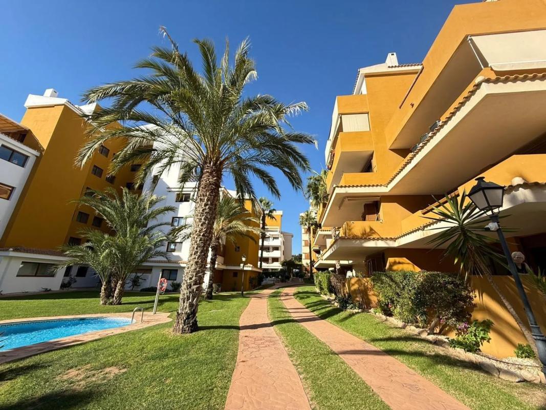 Sale of apartment in Calle Bajamar, Torrevieja
photo 1