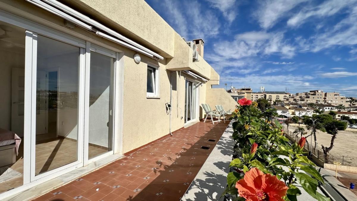 Sale of apartment in Calle Dorada, 22, Torrevieja
 photo 2