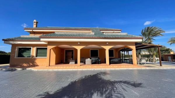 Chalet independiente en venta en Alzabares, Elche / Elx
 photo 1
