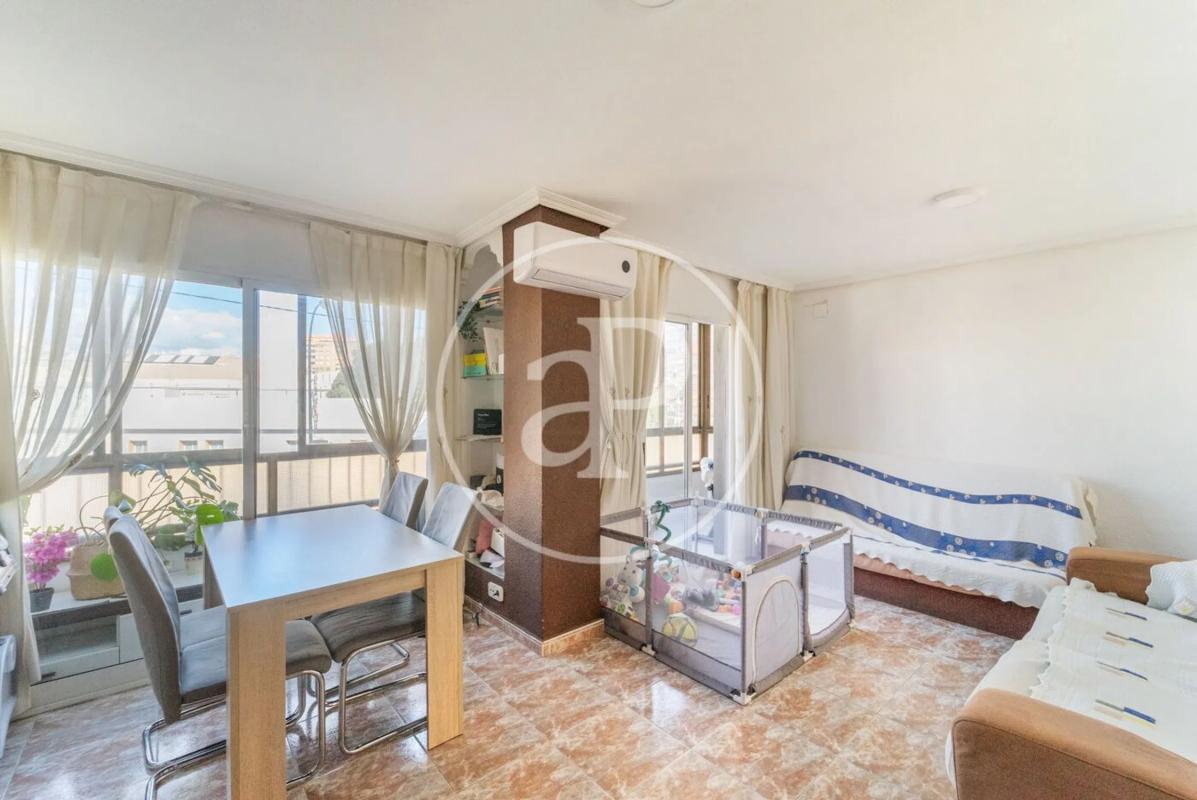 Venta de piso en Barrio Benalúa, Alicante / Alacant
 photo 2