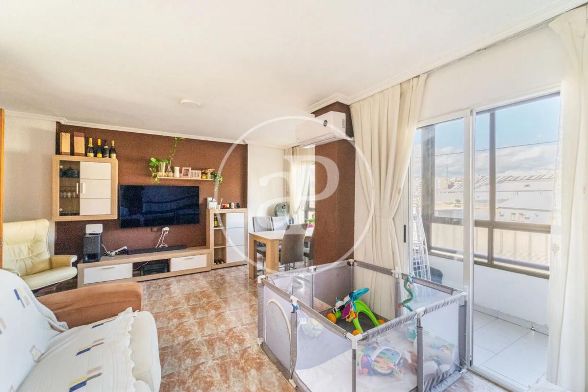 Venta de piso en Barrio Benalúa, Alicante / Alacant
 photo 3