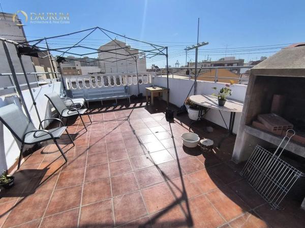 Chalet independiente en venta en Calle Cocentaina, Alicante / Alacant
photo 1