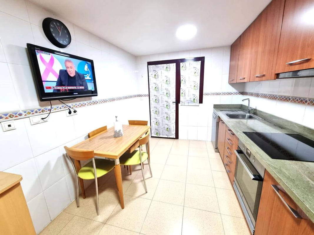 Venta de piso en Calle Astrónomo Comas Sola, 2 a, Alicante / Alacant
 photo 4