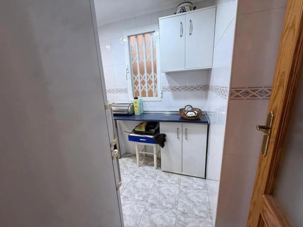 Квартира на продажу на  Barrio Carolinas Altas, Аликанте / Алакант photo 2