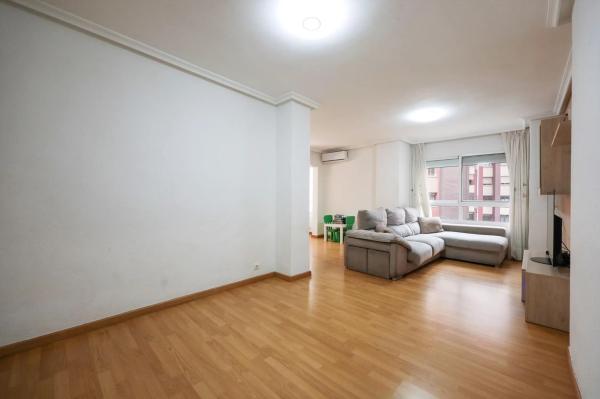 Apartment for sale in Calle de la Primavera, Alicante photo 1