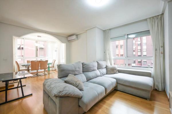 Apartment for sale in Calle de la Primavera, Alicante thumbnail 1