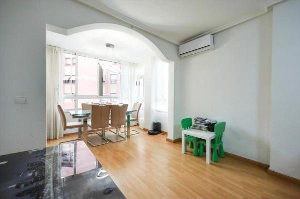 Apartment for sale in  Calle de la Primavera, Alicante photo 4