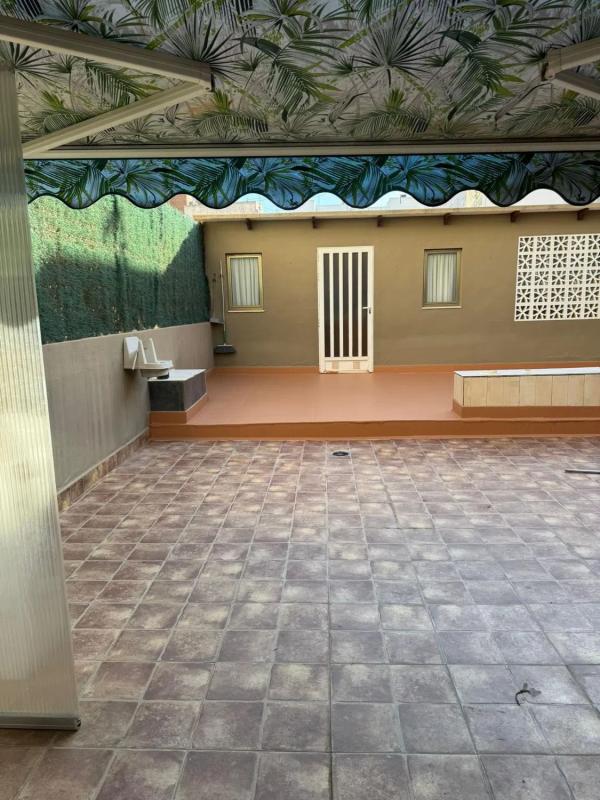 Venta de chalet independiente en Barrio Carolinas Altas, Alicante / Alacant
 photo 3