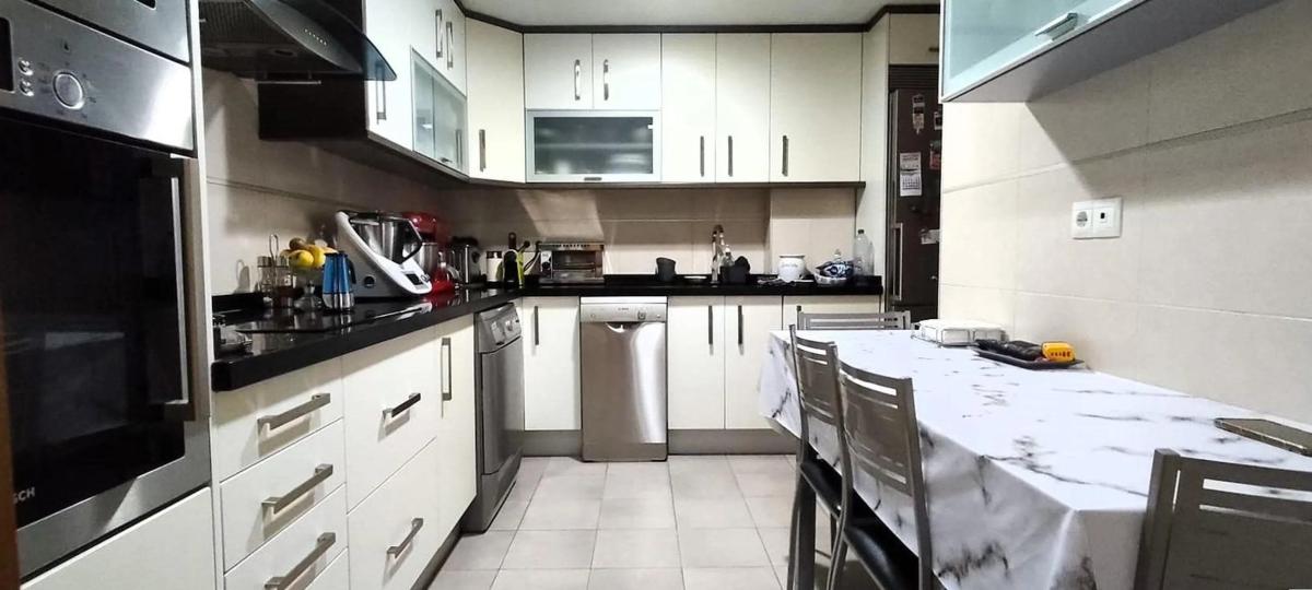 Venta de piso en Barrio Campoamor, Alicante / Alacant
photo 1