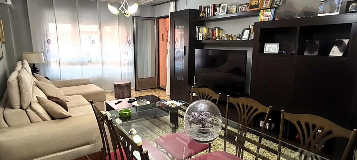 Venta de piso en Barrio Campoamor, Alicante / Alacant
photo 4