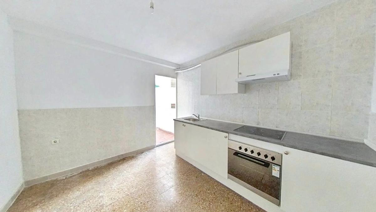Sale of apartment in Barrio Altozano, Alicante
photo 1