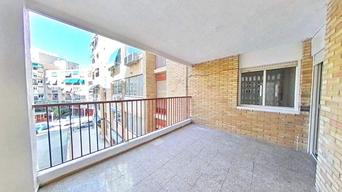 Sale of apartment in Barrio Altozano, Alicante
photo 3