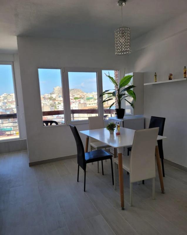 Sprzedaż mieszkania w Barrio Campoamor, Alicante / Alacant
 photo 4