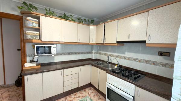 Apartment for sale in  Avenida Conde de Lumiares, Alicante photo 4