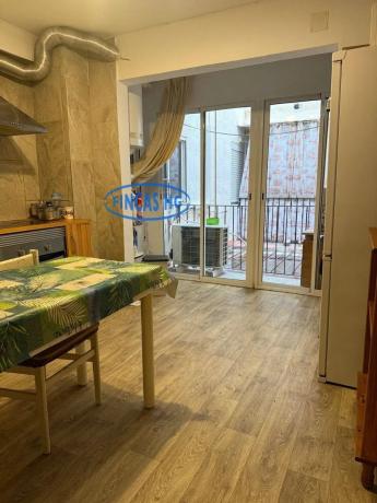 Apartment for sale in  Barrio Carolinas Bajas, Alicante photo 2
