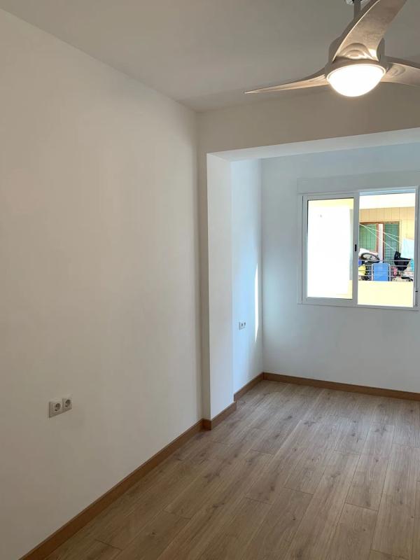 Продажа квартиры на Calle Pascual de la Mata s/n, Аликанте / Алакант
photo 1