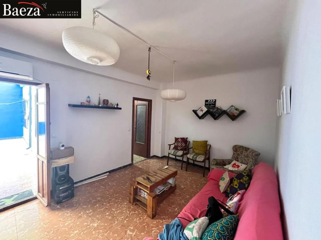 Sale of independent chalet in Barrio Carolinas Bajas, Alicante
 photo 2