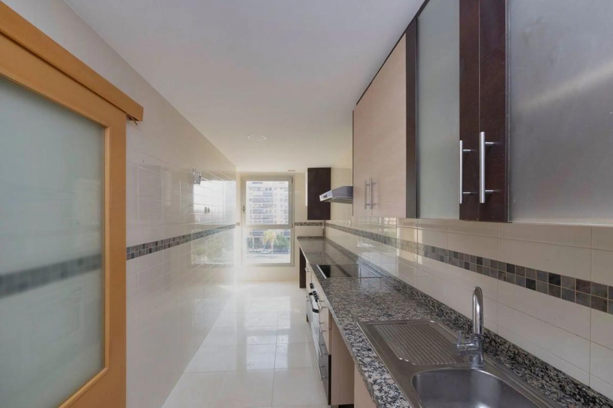 Venta de piso en Calle Vicente Alexandre, Alicante / Alacant
 photo 2
