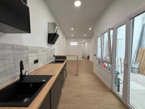 Apartment for sale in  Barrio Carolinas Altas, Alicante photo 1