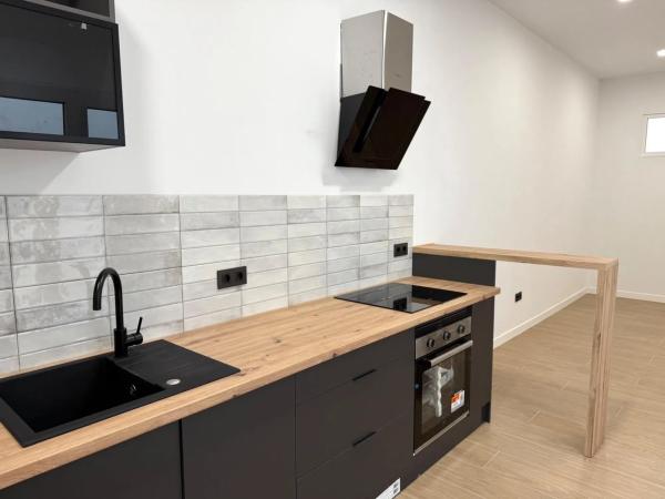 Apartment for sale in  Barrio Carolinas Altas, Alicante photo 2
