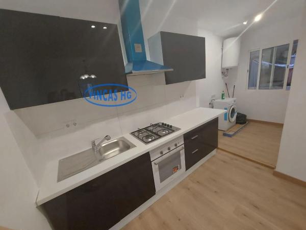Apartment for sale in  Barrio Carolinas Altas, Alicante photo 1