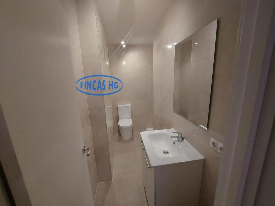 Venta de piso en Barrio Carolinas Altas, Alicante / Alacant
 photo 3