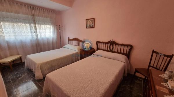 Apartment for sale in  Calle General Espartero, Alicante photo 3